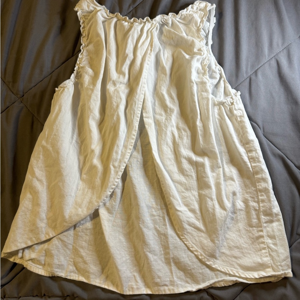 š® 3/$15 ana White Open Back Blouse - Picture 2 of 3